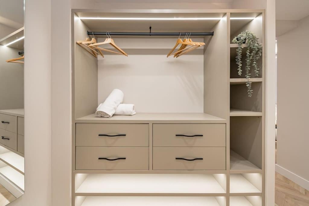 Puerta Del Sol 3Br 3Bh Apartment Madrid Ngoại thất bức ảnh
